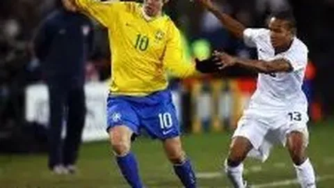 萌娃背影曝光，小海绵成长显著头部圆润